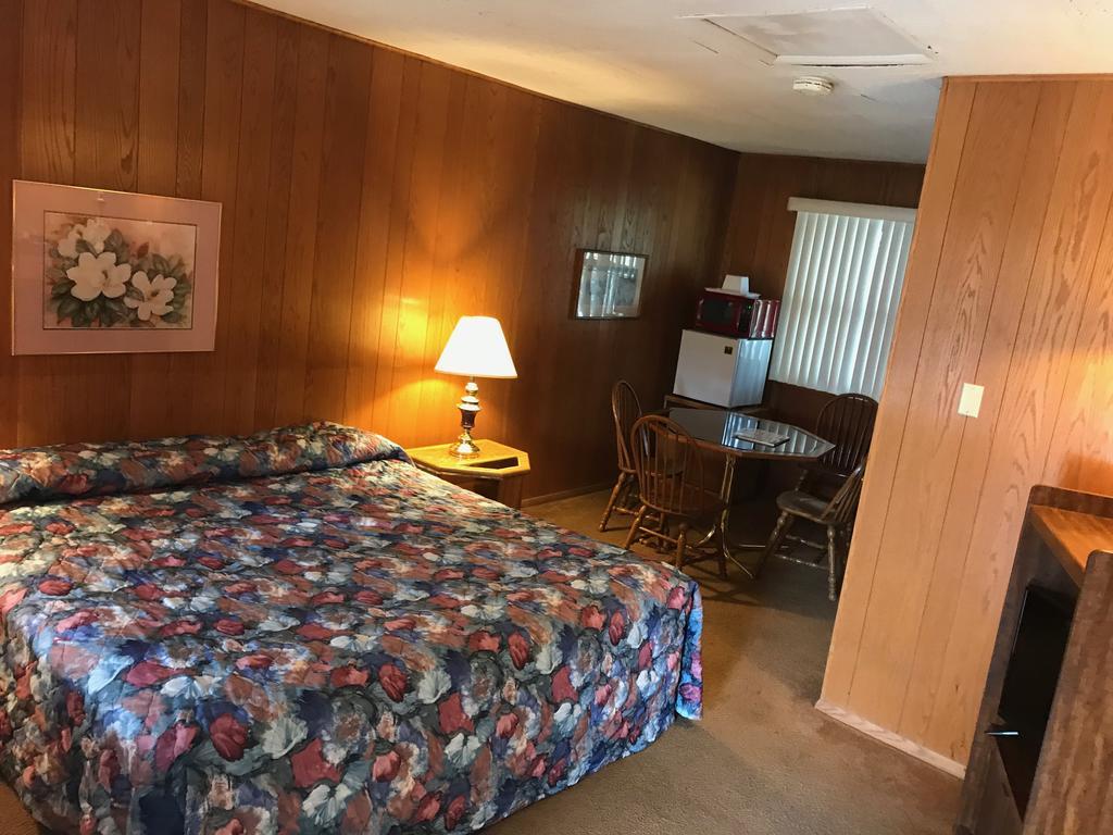 Mcgovern'S Motel And Suites Sun Prairie Eksteriør bilde